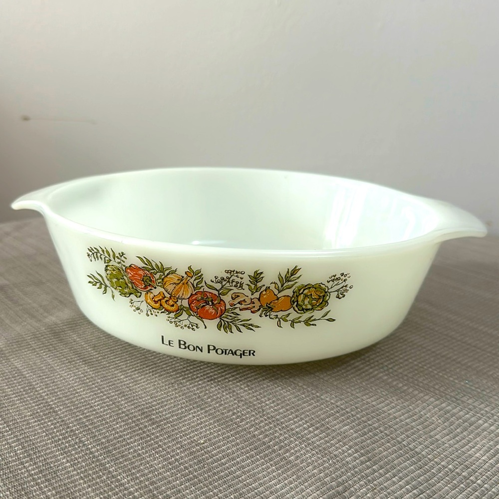 Vintage Fire King By Anchor Hocking 2 Qt Le Bon Potager 9.5" Casserole.